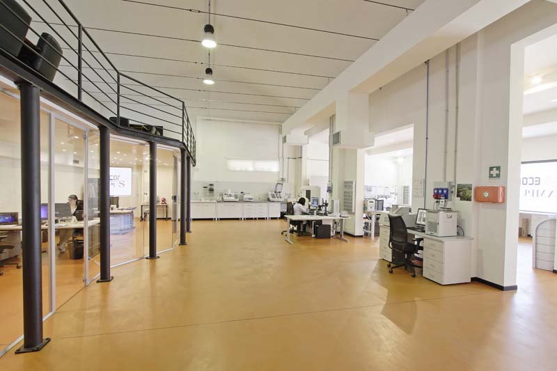 L'interno del laboratorio de Il Sentiero International Campus